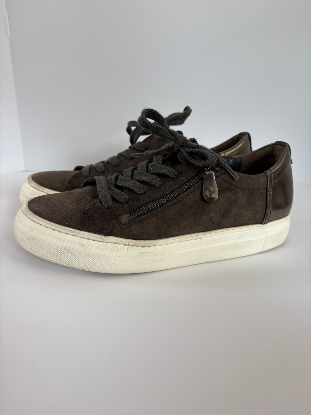 Paul Green Toby low-top sneaker charcoal gray side zip gunmetal metallic heel